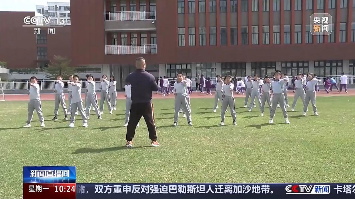 他再次用实