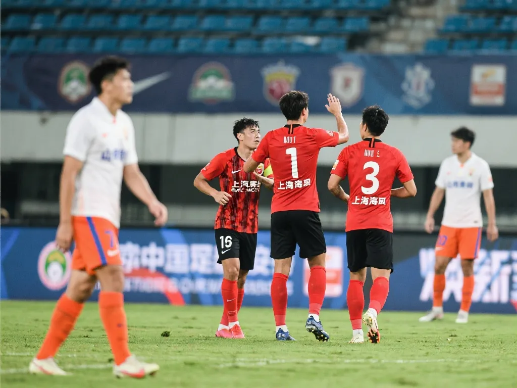 足總杯1／4決賽埃弗頓0-2曼城 京多安破門德布勞內建功.